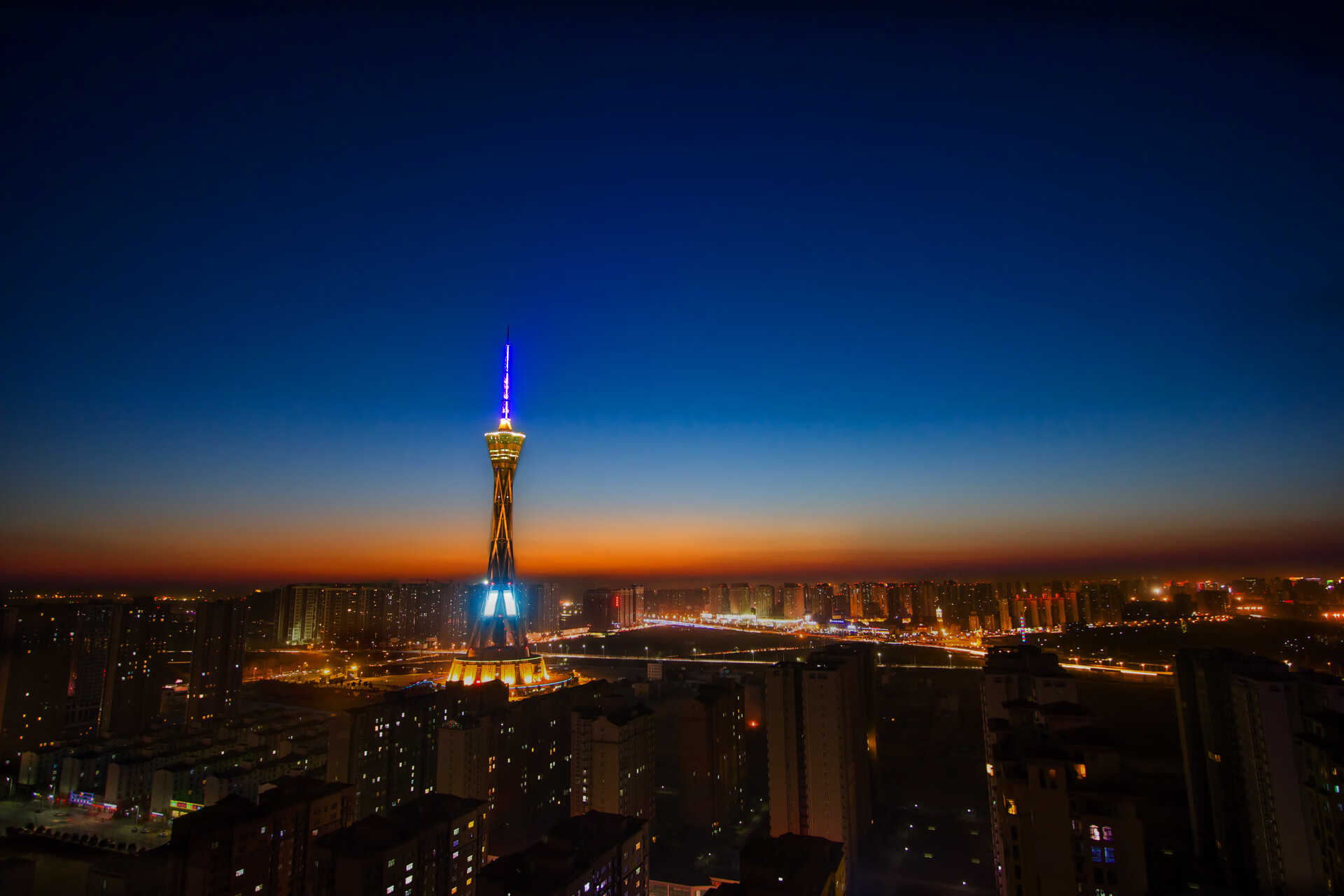 法国橄榄球队在主场表现出色,获得季军,法国top14橄榄球联赛